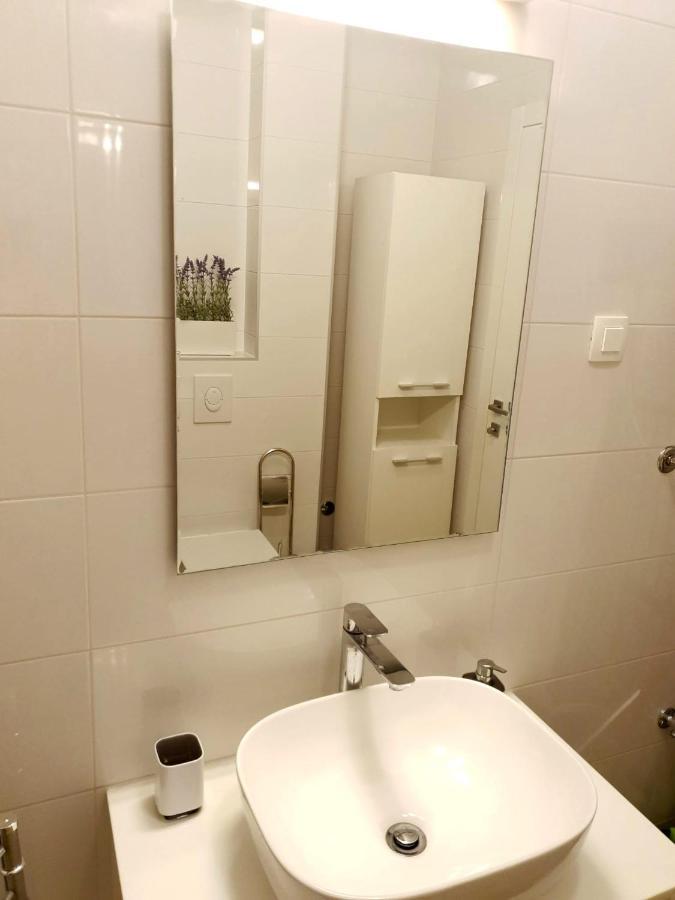 Orchid Seaview Apartment With Garage Parking Затон Екстер'єр фото