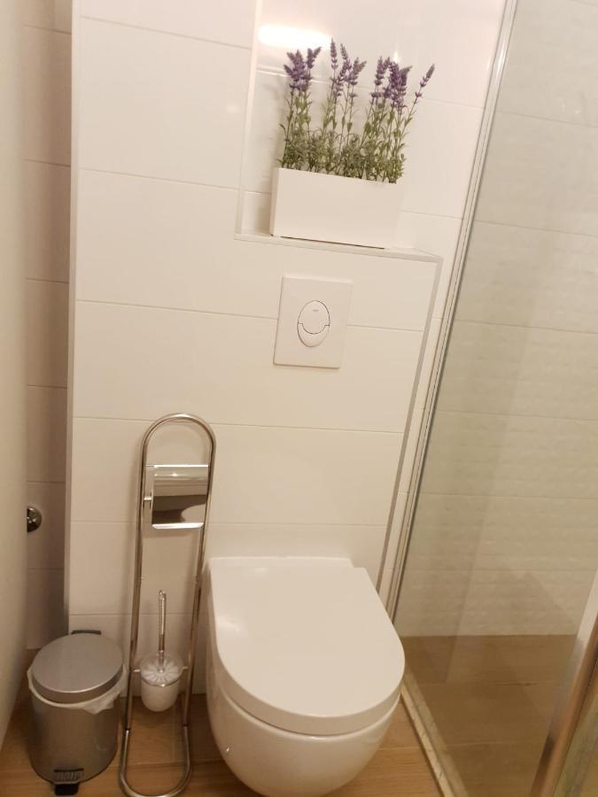Orchid Seaview Apartment With Garage Parking Затон Екстер'єр фото